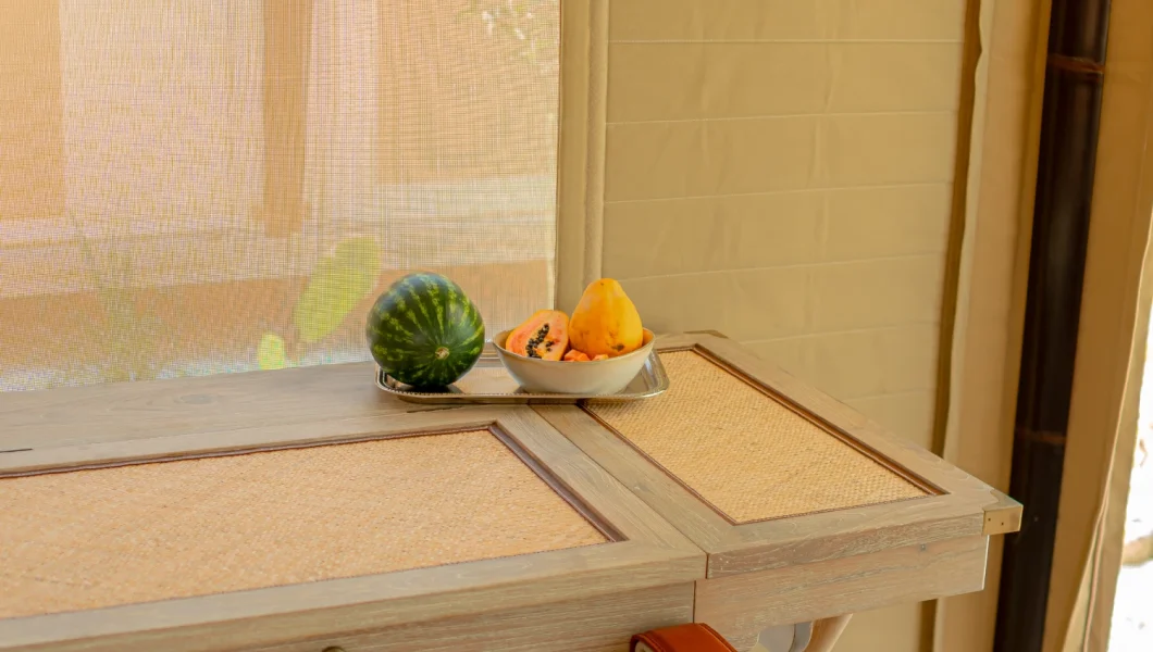 beach_front_deluxe_desk_1