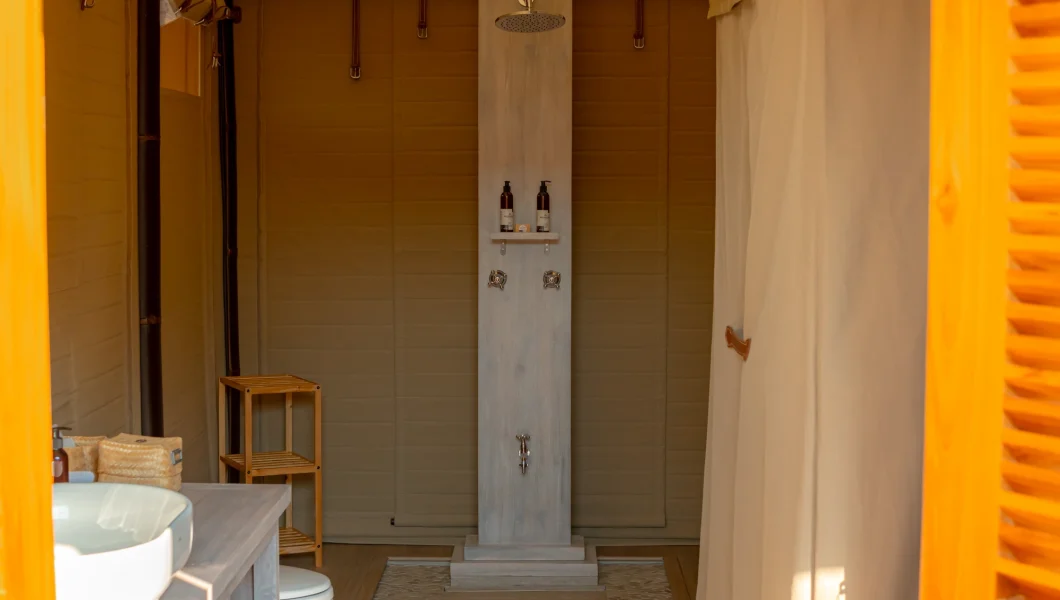 garden_view_deluxe_bathroom_1