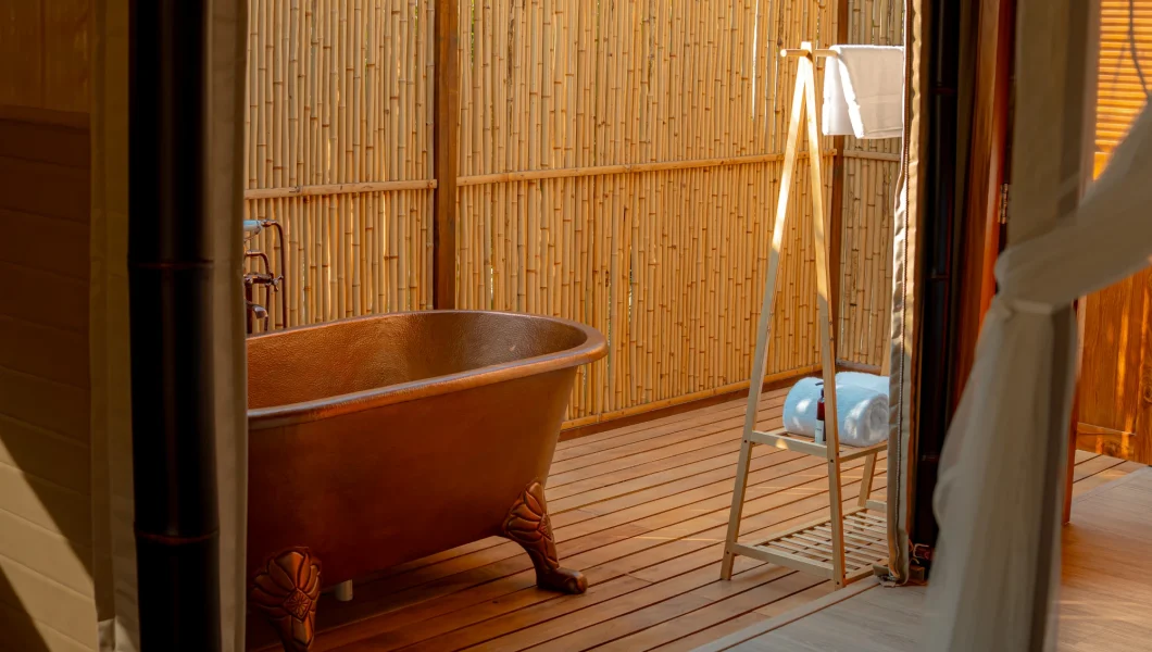 garden_view_deluxe_bathtub_1